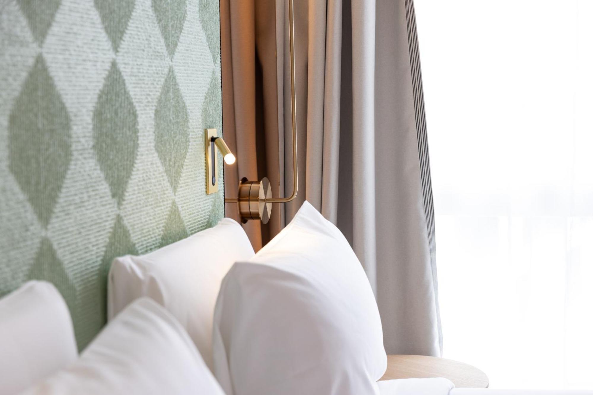 Hotel Kyriad Prestige Paris Asnieres Екстер'єр фото